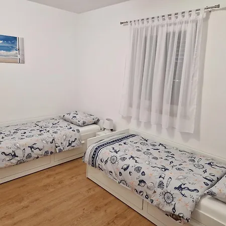 Charly Apartman Supetar